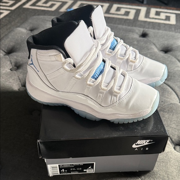 Jordan 11 Retro Kids Sneakers GS Size 4